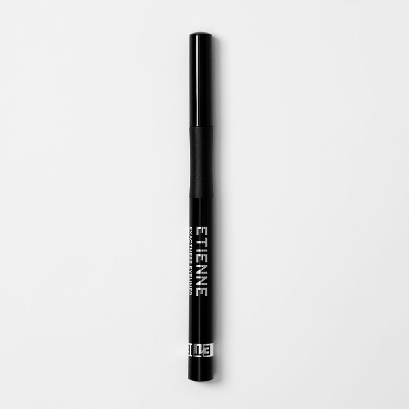 Delineador Ojos Líquido Etienne Exactness 01 Black - zoomed image 1