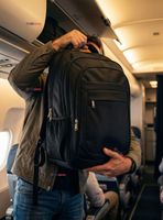 Mochila Jumbo Viaje Cabina Impermeable Resistente Notebook 53cm Negro 28L