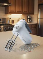 Batidora de mano Oster® Color blanca 6 velocidades y función turbo FPSTHM3532