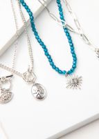 Collar Corto Zila Plateado Humana