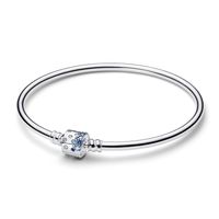 Brazalete de Plata con Circonita Cúbica Azul Transparente y Elegante y Cristal Azul Estelar