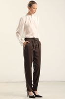 Pantalón pitillo, tiro alto, chocolate Liola