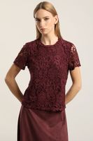 Polera manga corta, encaje, burdeo Liola