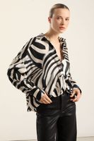 Blusa Satin Estampado Nudo, Negro Liola