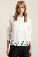 Camisa algodon  ruedo guipur, crudo Liola