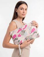 Cosmetiquero estampado manchas