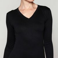 Polera Esencial Acanalado Escote V Negro Monarch