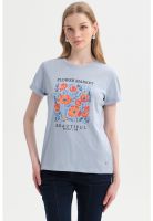 Polera Mujer Gráfica Roll Up Celeste