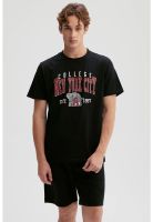 Polera Hombre Print Posicional Negro / Rojo