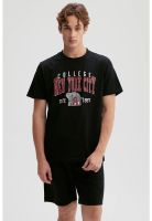 Polera Hombre Print Posicional Negro / Rojo