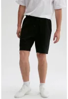 Bermuda Hombre Básico Negro