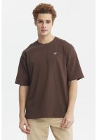 Polera Hombre Label Pecho Chocolate