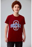 Polera Niño Básica Estampada Burdeo