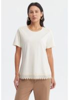 Polera Mujer Detalle Cuello Crema