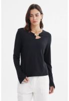 Polera Mujer Aplicación Metalica En Pecho Negro