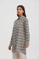 Blusa Mujer Larga Con Botón Parche Beige