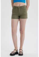 Short Mujer Color Roll Up Tiro Alto Verde