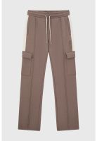 Pantalón Buzo Niño Calce Recto Con Cortes Café