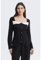 Polera Mujer Escote Cuadrado Aplicación Botones Negro