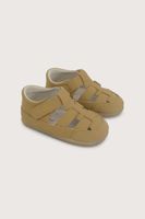 Sandalia ultra flexible café de niño