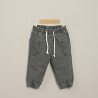 Jeans jogger grafito de niño