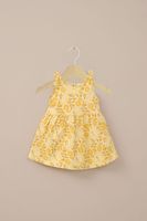 Vestido amarillo estampado de niña