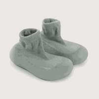 Calcetin con suela de silicona azul de niño