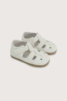 Sandalia ultra flexible blanca de niña