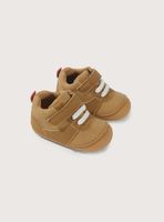 Zapatilla bebé gateador con velcro color café