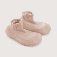 Calcetin con suela de silicona rosado de niña