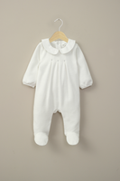 Osito plush blanco de bebé niña