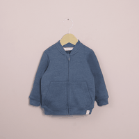 Polerón azul de niño