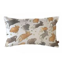 FUNDA COJÍN ALGODÓN CONEJOS CORRIENDO 50X30