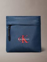 Bolso Plano de Nailon con Monograma Azul Calvin Klein