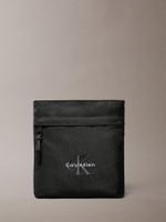 Bolso Plano de Nailon con Monograma Negro Calvin Klein