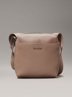 Bolso Reporter Essential Cube Beige Calvin Klein