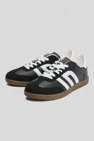 Zapatilla Hombre Negro Konstantin Apóstol