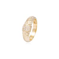Anillo de Oro 18Kt Con Textura y Circon