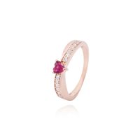 Anillo Oro Miel 18kt Corazón Central y Riel