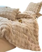 COBERTOR IMITACION DE PIEL DE CONEJO CON CHIPORRO BEIGE