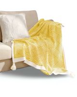 Mantas para sofas camas u oficinas con pompon 130x150 cm Amarillo