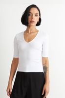 Polera Manga Corta Cuello Tipo U Blanco Nicopoly