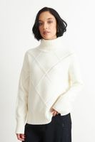 Sweater Cuello Alto Rombos Blanco Nicopoly