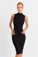 Vestido Acanalado Cuello Alto Negro Nicopoly