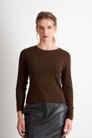 Polera Manga Larga Cuello Redondo Café Nicopoly