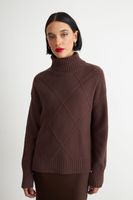 Sweater Cuello Alto Rombos Café Nicopoly