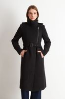 Abrigo Solapa y Cinturón Negro Nicopoly