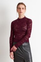 Polera Encaje Cuello Alto Burdeo Nicopoly