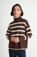 Sweater Cuello Alto Rayas Horizontales Mocca Nicopoly