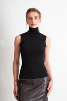 Polera Malla Cuello Alto Negro Nicopoly